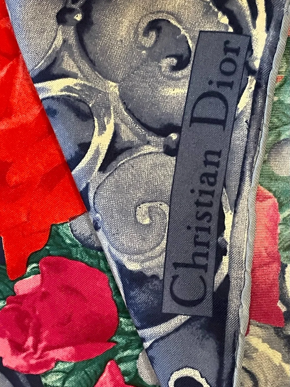 Stunner Christian Dior Silk Scarf Besutiful Red Rose Print 34 In Excellent Cond